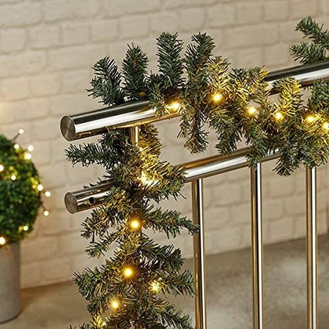 Guirlande met verlichting - Guirlande - Kerstguirlande - Kerstverlichting buiten - Kerstversiering - Kerst - 2.7 meter - 30 LED&#039;s