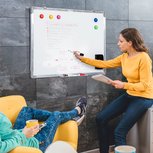 Whiteboard - Magnetisch - Aluminium frame - Inclusief 4 whiteboardmarkers, wisser en 10 magneten - 90 x 60 cm Whiteboard - Magnetisch - Aluminium frame - Inclusief 4 whiteboardmarkers, wisser en 10 magneten - 90 x 60 cm